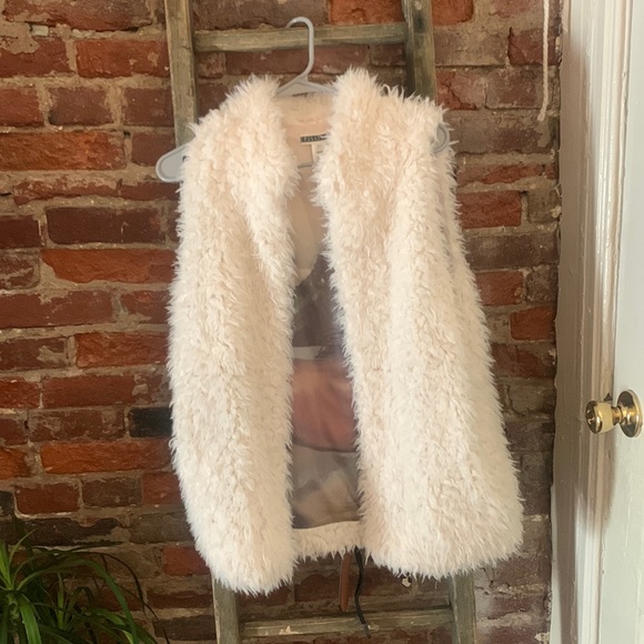 PJ Salvage Sherpa Fur Vest - Picture 1 of 4
